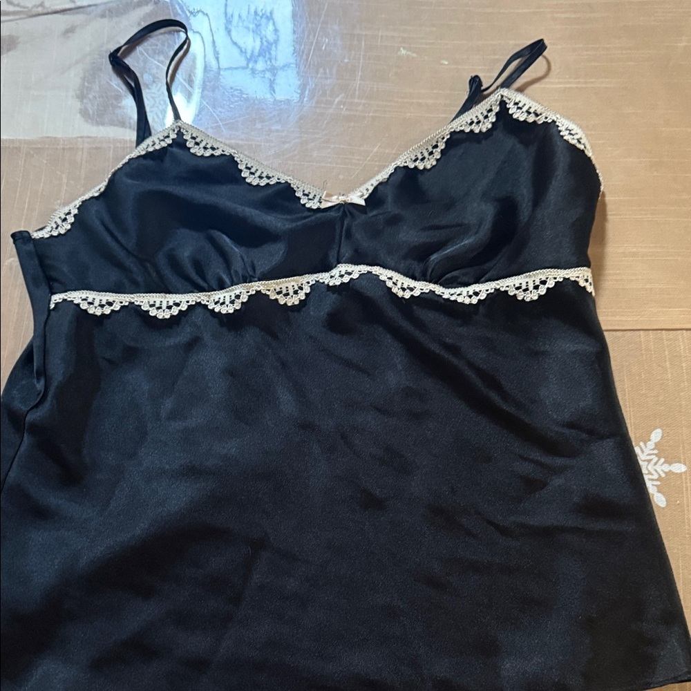 Gilligan & O'Malley Black Camisole with Cream Lace